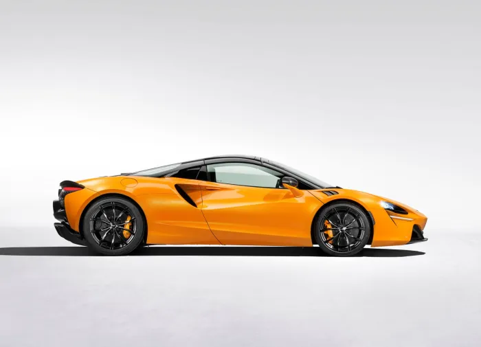 3 superdeportivos menos y un SUV más, la radical transformación de McLaren ha comenzado