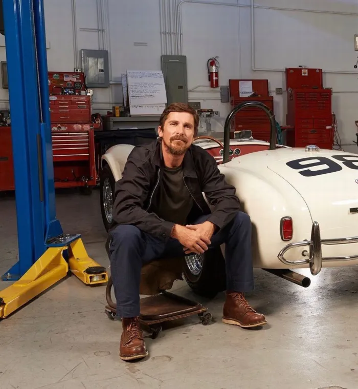 A pesar de tener un patrimonio de 120 millones de dólares, Christian Bale viaja en una camioneta de segunda mano con más de 20 años: "¿Acaso no es el coche más bonito?"