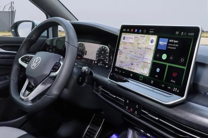 "Ahora mismo no podemos permitírnoslo". Volkswagen paraliza el futuro Golf eléctrico después de perder el dinero que han perdido en solo tres meses
