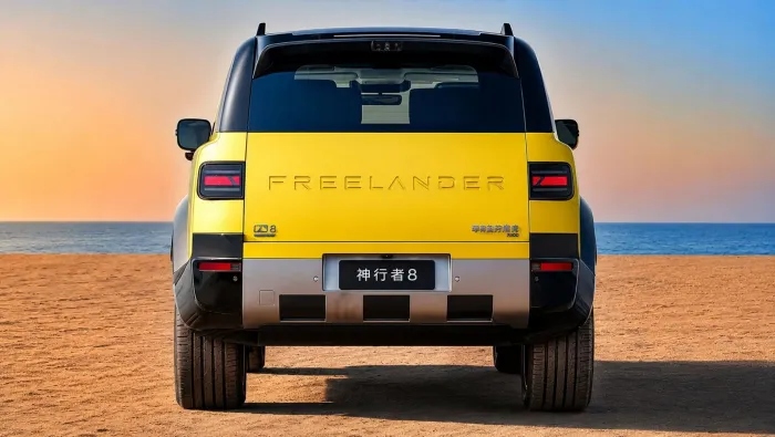 Antes de llegar a España y, aunque pesa 3.000 kilos, el Land Rover de Omoda ha batido un Récord Guiness de altura para un coche híbrido