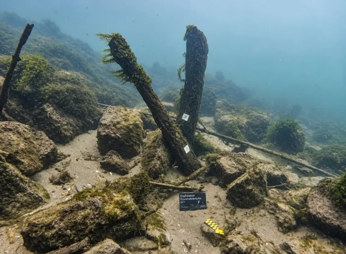 Arqueólogos suizos iban a revisar las obras de un paso ferroviario y encontraron una joya oculta debajo: un puente romano de hace casi 2000 años