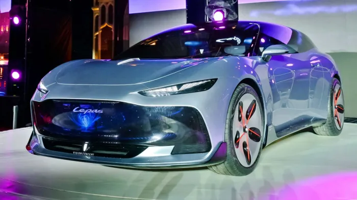 Así es en persona el Lepas AURA, un GT que anticipa el diseño de los futuros modelos de la marca, que ya hemos visto