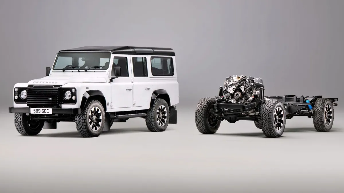 ¿Cambiarías tu viejo Defender por uno nuevo? Land Rover tiene otra idea: ponerle un V8 de 405 CV al tuyo y convertir un Defender de los de antes en un 4x4 más moderno y potente