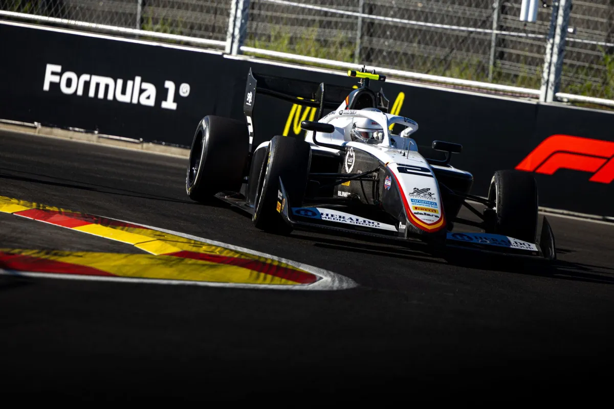 Campos Racing se proclama campeón de equipos de Formula 3 en la carrera larga del sábado en Madring ganada por Pedro Clerot