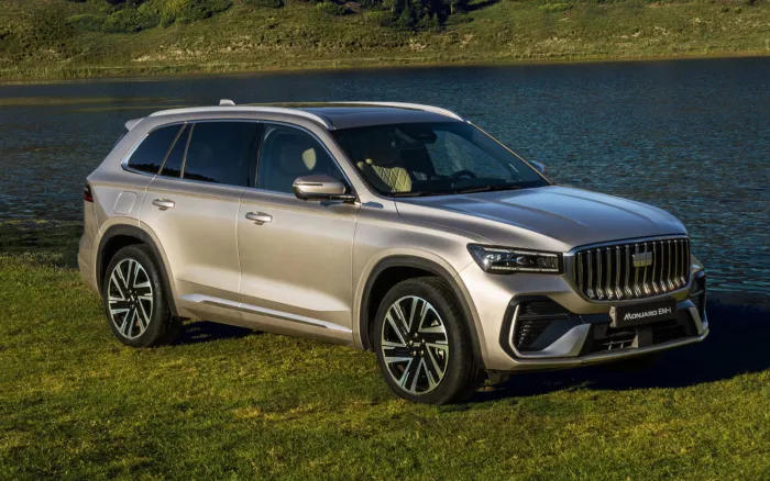 Como un Volvo XC60 pero mucho más barato, este D-SUV de 4,8 metros de largo llega a Europa con 334 CV y tracción total