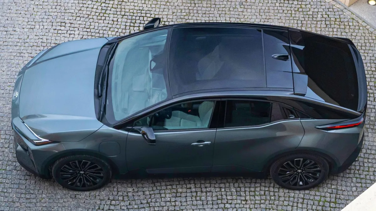Con 1.000.000 de km de garantía, la apuesta más segura como coche eléctrico es un SUV coupé de 224 CV fabricado por Toyota