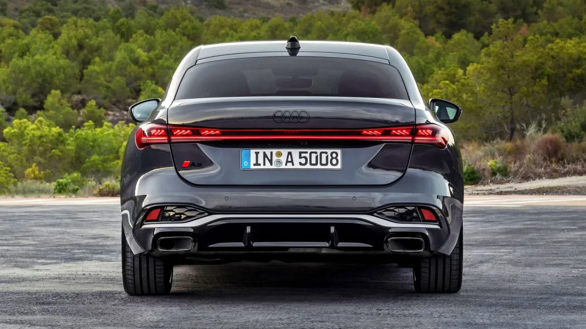 Con un motor híbrido y diésel a la vez que gasta 4,8 litros, el Audi A5 de 2026 sí sigue siendo la perfecta berlina tradicional alemana