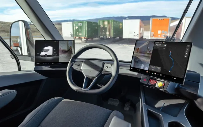 Confirmado: el camión eléctrico de Tesla llega a Europa en 2027 y ya sabemos cuánta autonomía tendrá a plena carga, moviendo 40 toneladas