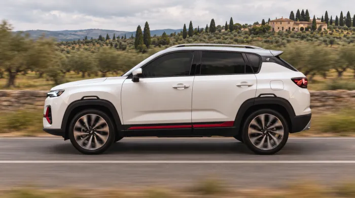 Del tamaño de un Skoda Karoq pero por menos de 20.000 €, este SUV llega desde Italia con un motor 1.4 turbo de 158 CV y caja automática