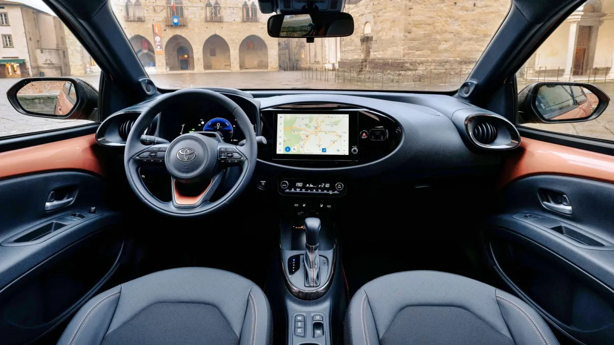 El coche más barato de Toyota en España también es, con 3,8 litros, el que tiene el consumo más bajo del mercado, además de garantía hasta el año 2041