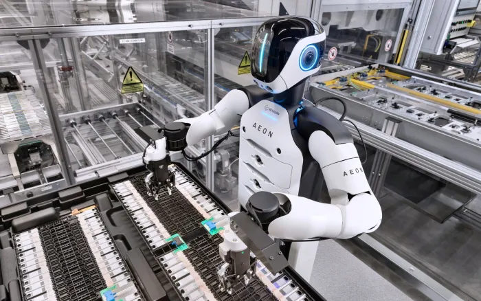 El mayor fabricante de coches del mundo quiere "contratar" 400.000 nuevos robots para sus fábricas a partir de 2028
