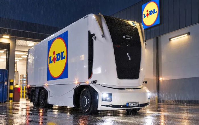 El nuevo camión de Lidl no tiene cabina ni conductor, es 100% autónomo, y ya está repartiendo mercancía por carreteras públicas