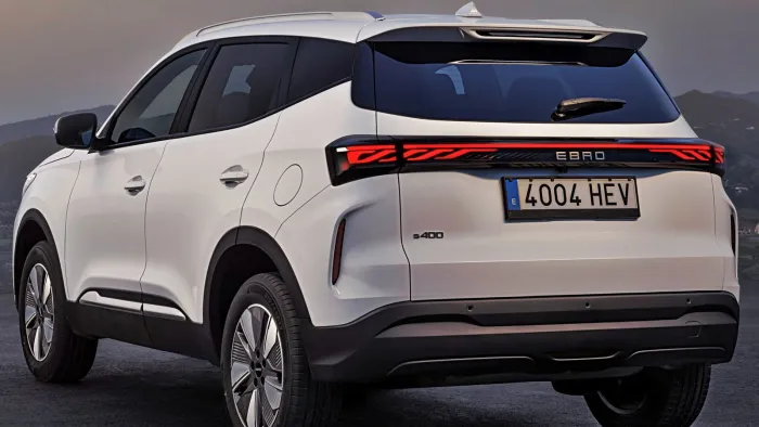El Peugeot 2008 de EBRO es, por 19.990 € a estreno, el coche más vendido de EBRO en España y tiene 211 CV con un consumo de 5,3 litros