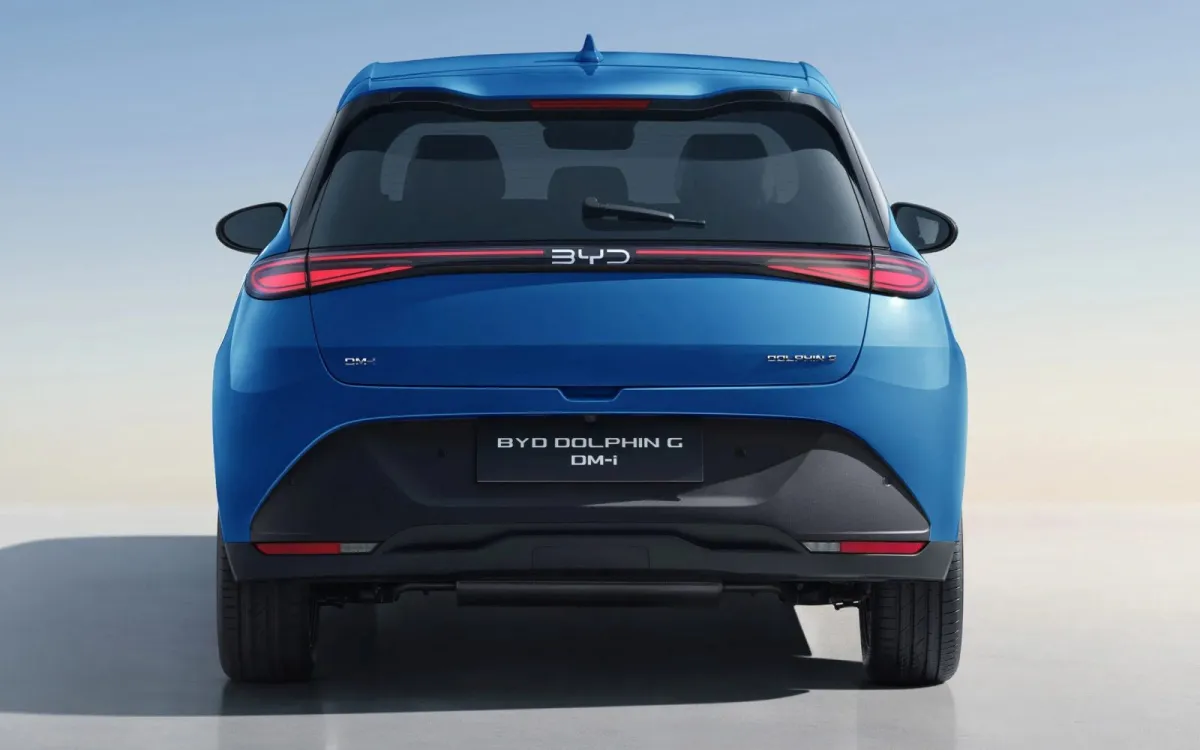 El Toyota Corolla de BYD es el híbrido enchufable más barato de España y su motor hace 100 km antes de empezar a gastar gasolina