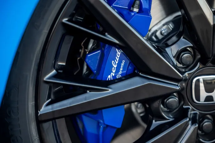 Es caro y simula marchas, pero con 184 CV y gastando sólo 5,2 l/100 km, es el coupé deportivo incomprendido que todo petrolhead debería querer