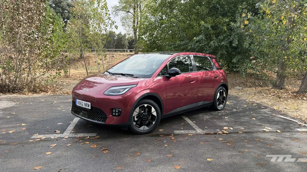 Es eléctrico, es chino y lo hace (casi) todo bien. He probado el GAC AION UT y se parece mucho a los coches que necesitamos