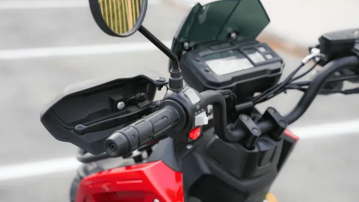 Es la moto de 125 más barata del mercado, una scooter campera con alma de Yamaha BWs a precio de bici