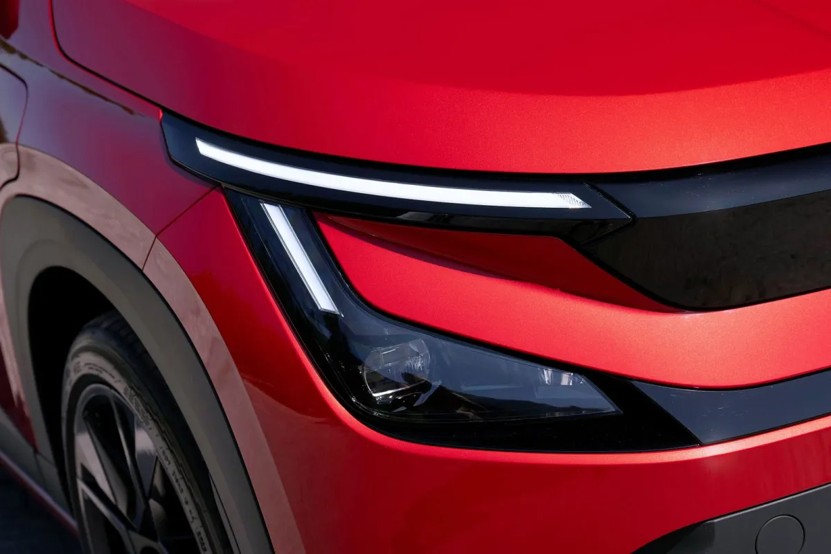 Es normal que estés mirando coches chinos, pero Skoda acaba de plantar, por 18.500 €, un SUV con 475 litros de maletero que me parece ideal para el día a día