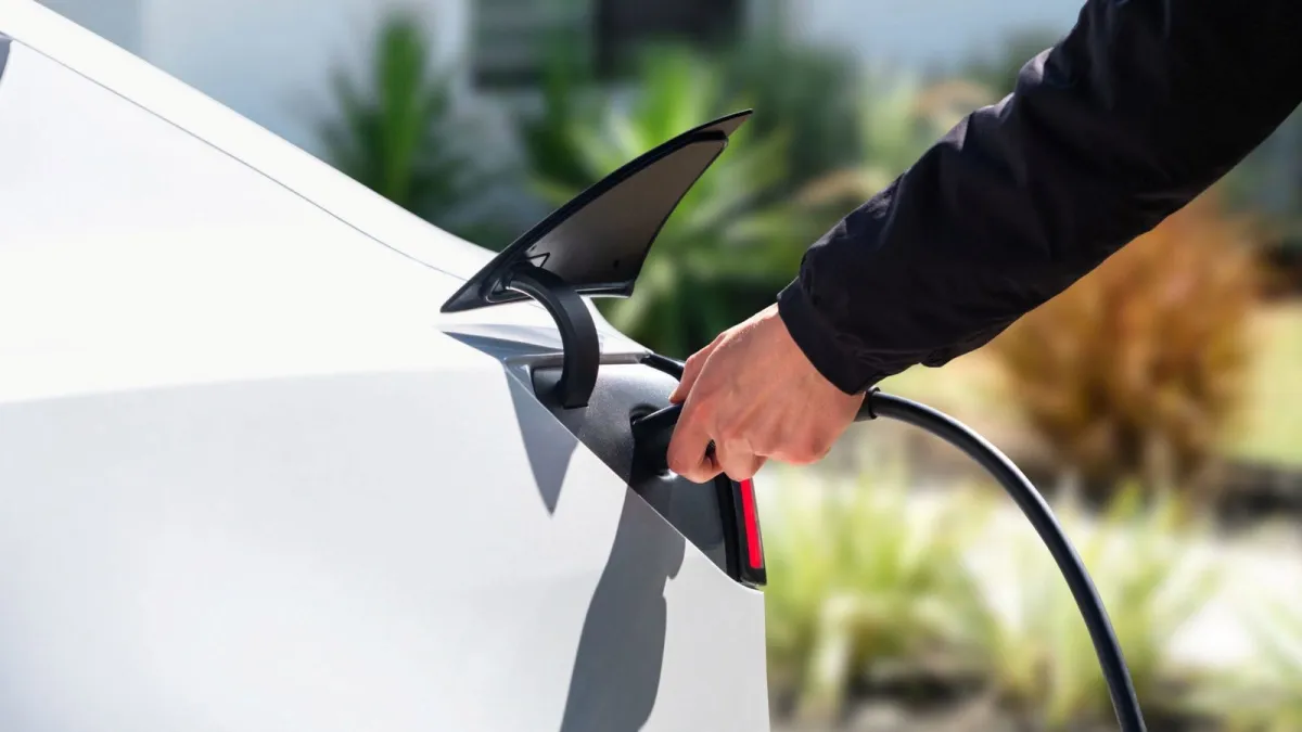 España tiene 400 millones para comprar coches eléctricos en 2026, pero ninguno garantizado para 2027