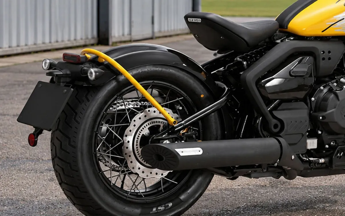 Esta espectacular custom bicilíndrica y ocho válvulas, perfecta para el A2, hace girar cabezas a su paso sin destrozarte el bolsillo