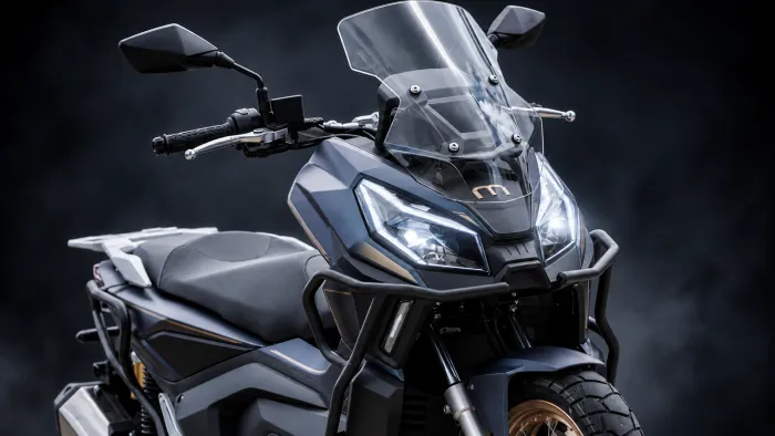 Esta scooter todoterreno de marca española cuesta 600€ menos y es una anticrisis bien equipada que consume solo 2,5L a los 100km