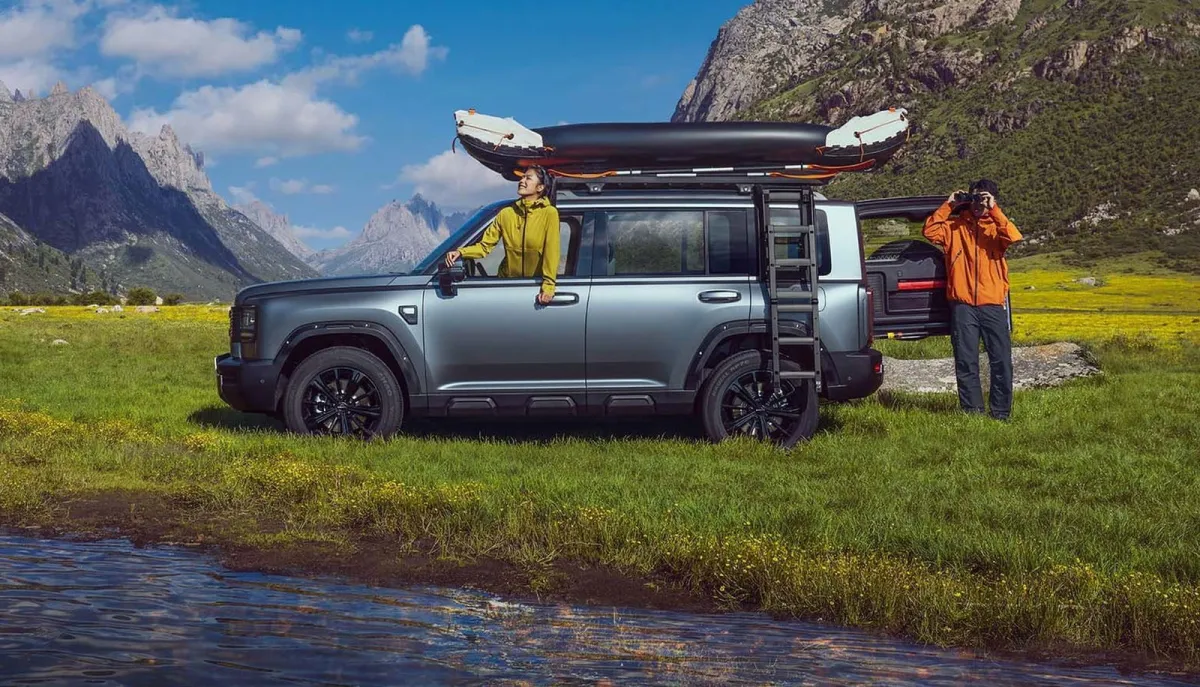 Este nuevo D-SUV llega a Europa en octubre para romper el mercado, un bonito 4x4 con motores gasolina, híbrido y PHEV a precio de derribo
