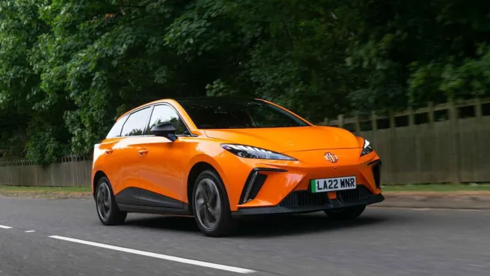 Estos son los coches eléctricos menos recomendados por sus propietarios