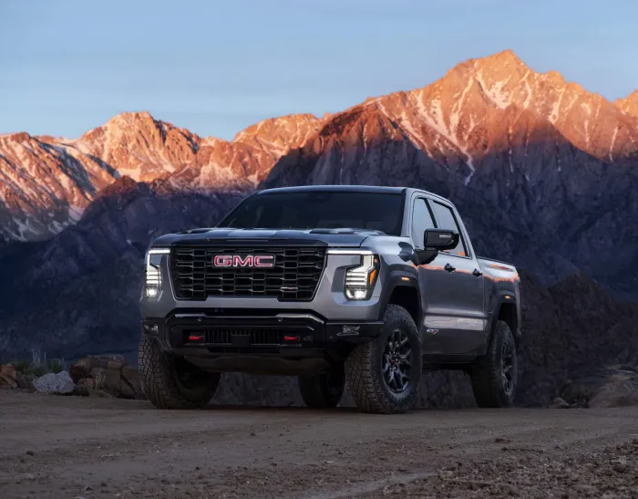 Europa obligándonos a downsizing y eléctricos, y llega GM en Estados Unidos para dar vida al diésel y motores V8 sin turbo de 6.6 litros