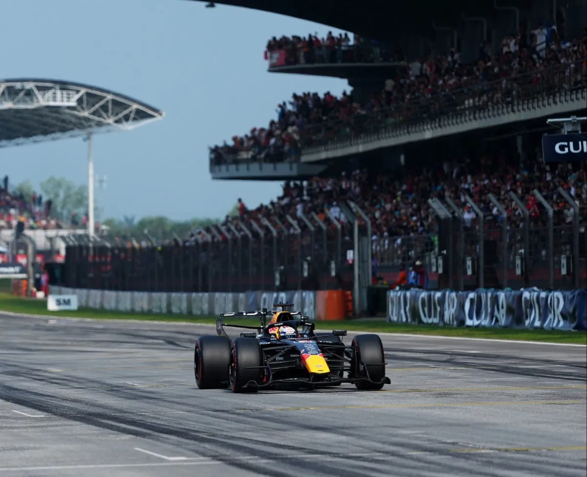 Exhibición de Max Verstappen para la pole position del Gran Premio de Baréin en Malasia