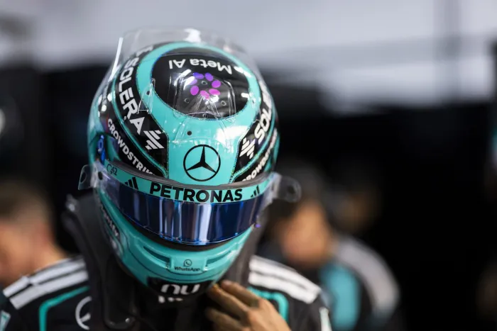 George Russell vuela en Singapur antes de su sanción: Ferrari y McLaren plantan cara a Mercedes