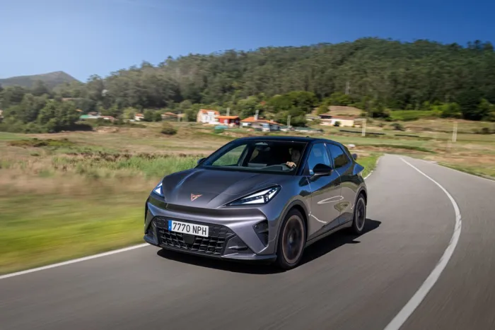He conducido el CUPRA Raval Endurance por las carreteras de Asturias y ya tengo claro cuál es la versión que me compraría