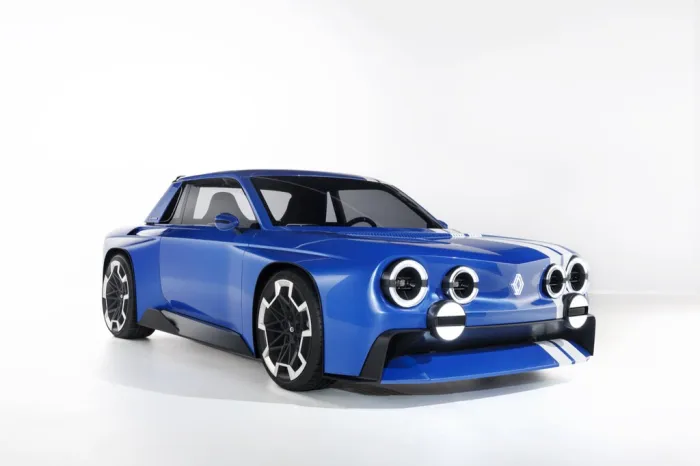 He estado con el espectacular Renault 8 Gordini Concept y una cosa me ha quedado clara: se puede hacer un coche eléctrico moderno con sabor a coche clásico