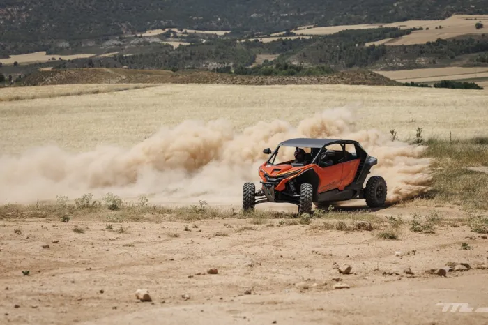 He probado el CFMoto Z10-4 Turbo: es como un coche familiar y para trabajar en el campo, pero sin toda la parte aburrida