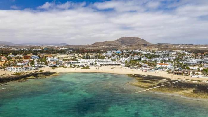 He recorrido casi toda España en camper y este es uno de los pueblos pesqueros más bonitos que he visto: está en Fuerteventura y dan ganas de mudarse allí