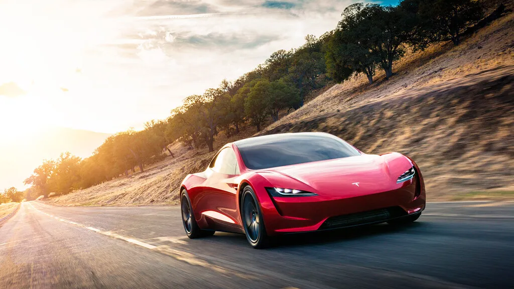 "Iba a llover". La última excusa de Tesla para retrasar el nuevo Tesla Roadster, que llevamos esperando nueve años