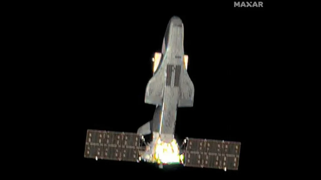 Imágenes de satélite llevan años mostrando el avión espacial secreto de China. Ahora EEUU confirma qué es... y se parece mucho al suyo