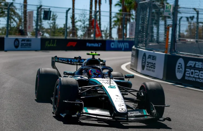 Kimi Antonelli estrena Madring gracias al harakiri estratégico de McLaren y choque entre Fernando Alonso y Carlos Sainz