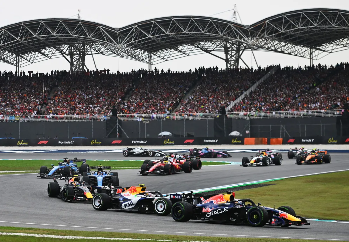 La FIA explica el caos de Sepang: un fallo de software no conocido dejó a los Fórmula 1 sin potencia