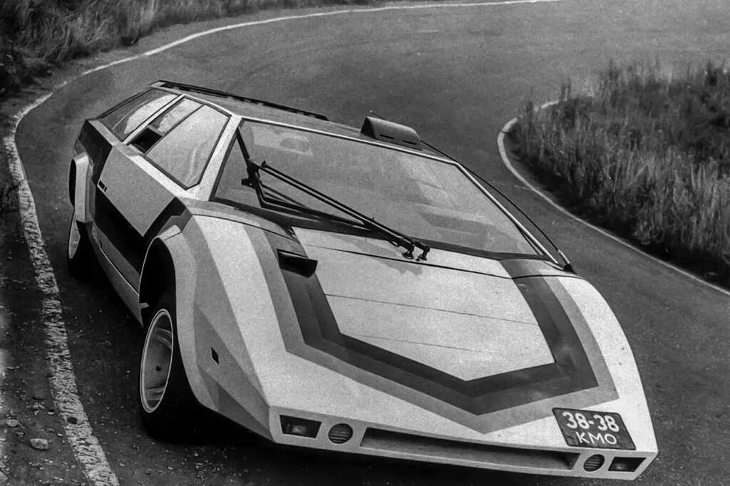 La increíble historia de los 'superdeportivos' soviéticos hechos con motor Lada, carrocería de fibra y tuberías de agua