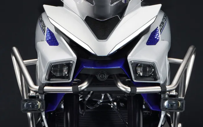 La Sport Touring que pone contra las cuerdas a las Yamaha Tracer 7 y Honda Translap: 95 CV, tres cilindros y un precio de derribo