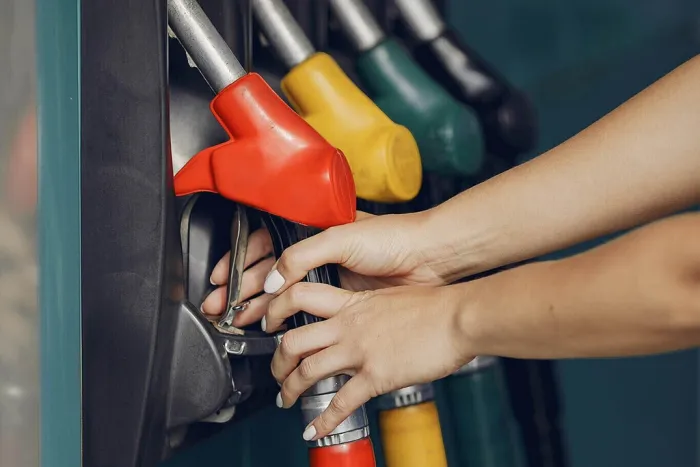 Las gasolineras más baratas de España: apps y herramientas para encontrarlas y ahorrar