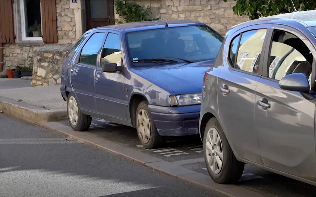 "Las llaves del coche están en el bar". Un pueblo francés estaba tan aislado del transporte. Lo solucionaron compartiendo un viejo Citroën ZX