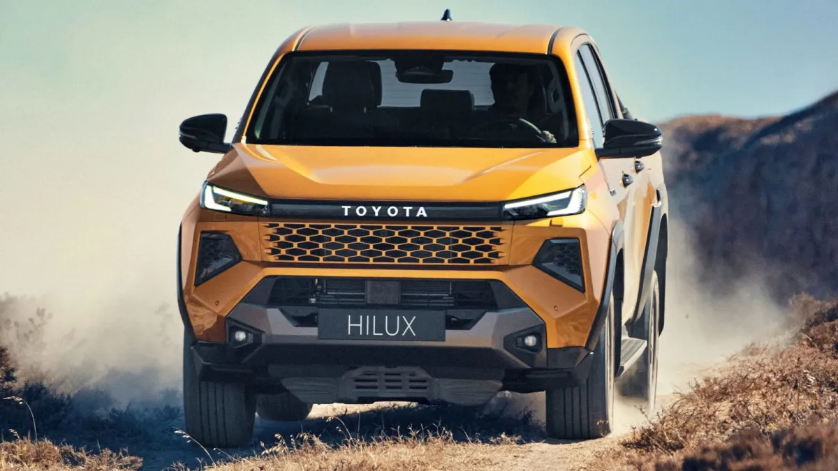 Llega a España la Toyota Hilux de 2027, el todoterreno por el que merece la pena esperar es 20.000 € más barato que el Land Cruiser