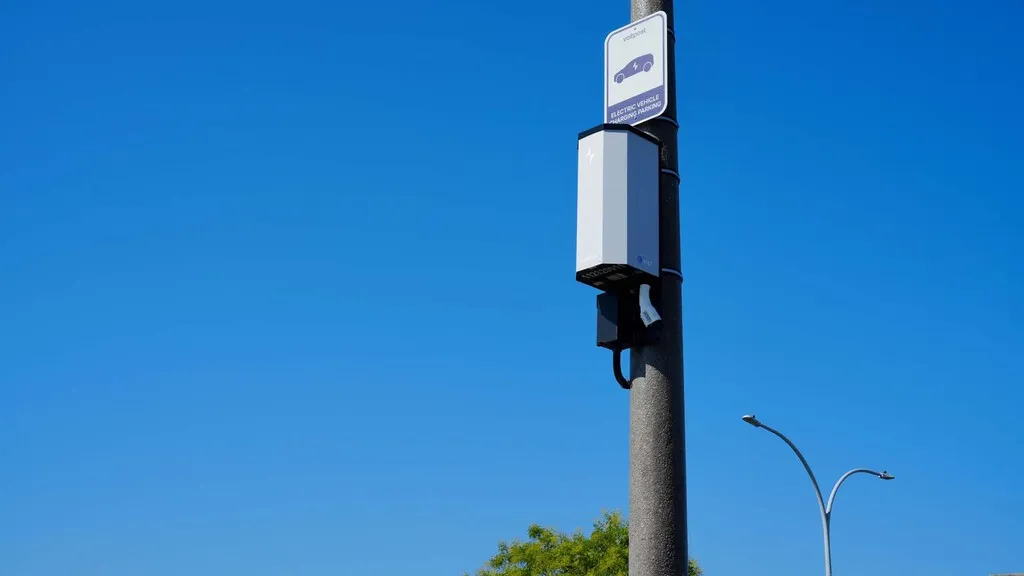Los cargadores de coches eléctricos tienen un grave problema: el robo de cobre. Lo han solucionado haciendo cables inalcanzables