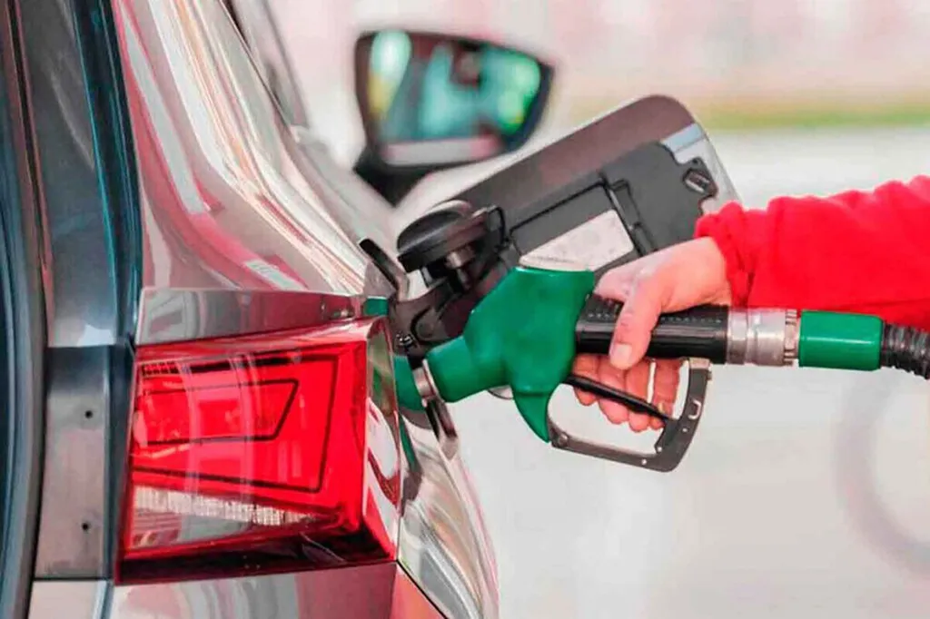 Los expertos avisan: la gasolina y el diésel volver a subir de precio por culpa de China, y y llenar el depósito podría salir mucho más caro