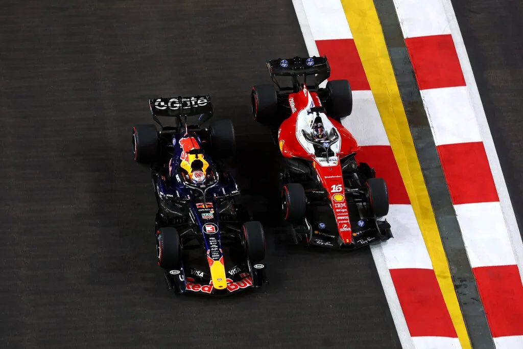 Max Verstappen consigue su primera victoria en Singapur y Kimi Antonelli podría ser campeón en la próxima carrera