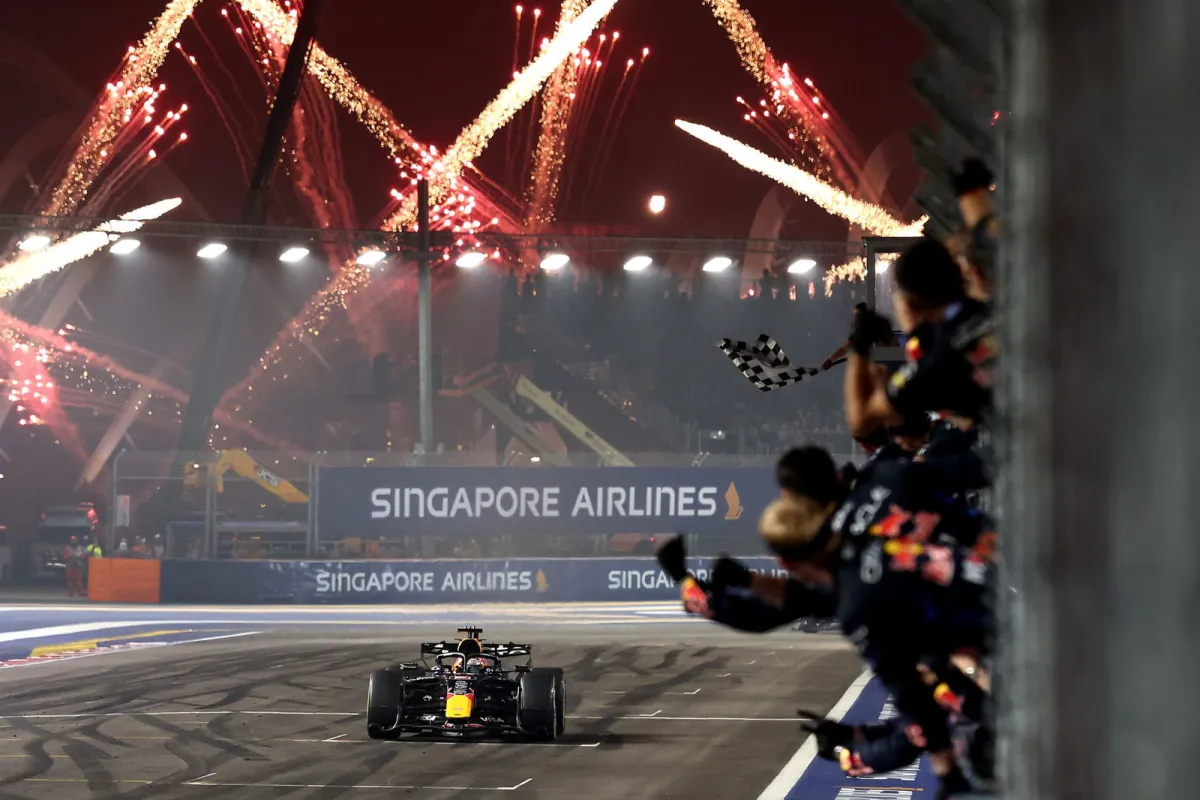 Max Verstappen domina en Singapur y consigue su segunda victoria consecutiva