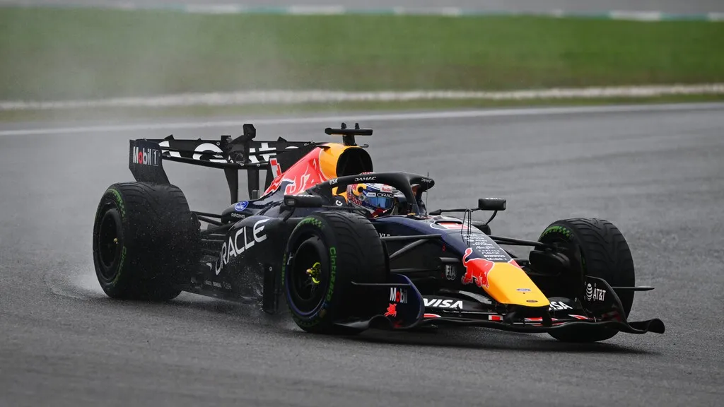 Max Verstappen gana, Kimi Antonelli sentencia y Fernando Alonso brilla en el día de la gran vergüenza de la Fórmula 1