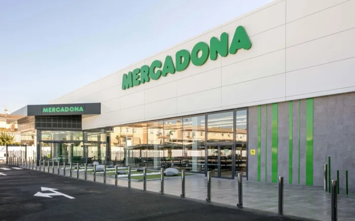 Mercadona despide a un trabajador que cobraba 4.300 euros al mes por pasar 41 euros de peajes como gasto
