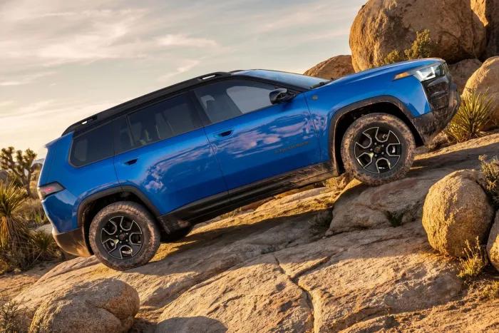 Mitad SUV, mitad todoterreno, es el verdadero 4x4 con motor híbrido por el que merece la pena esperar a 2027